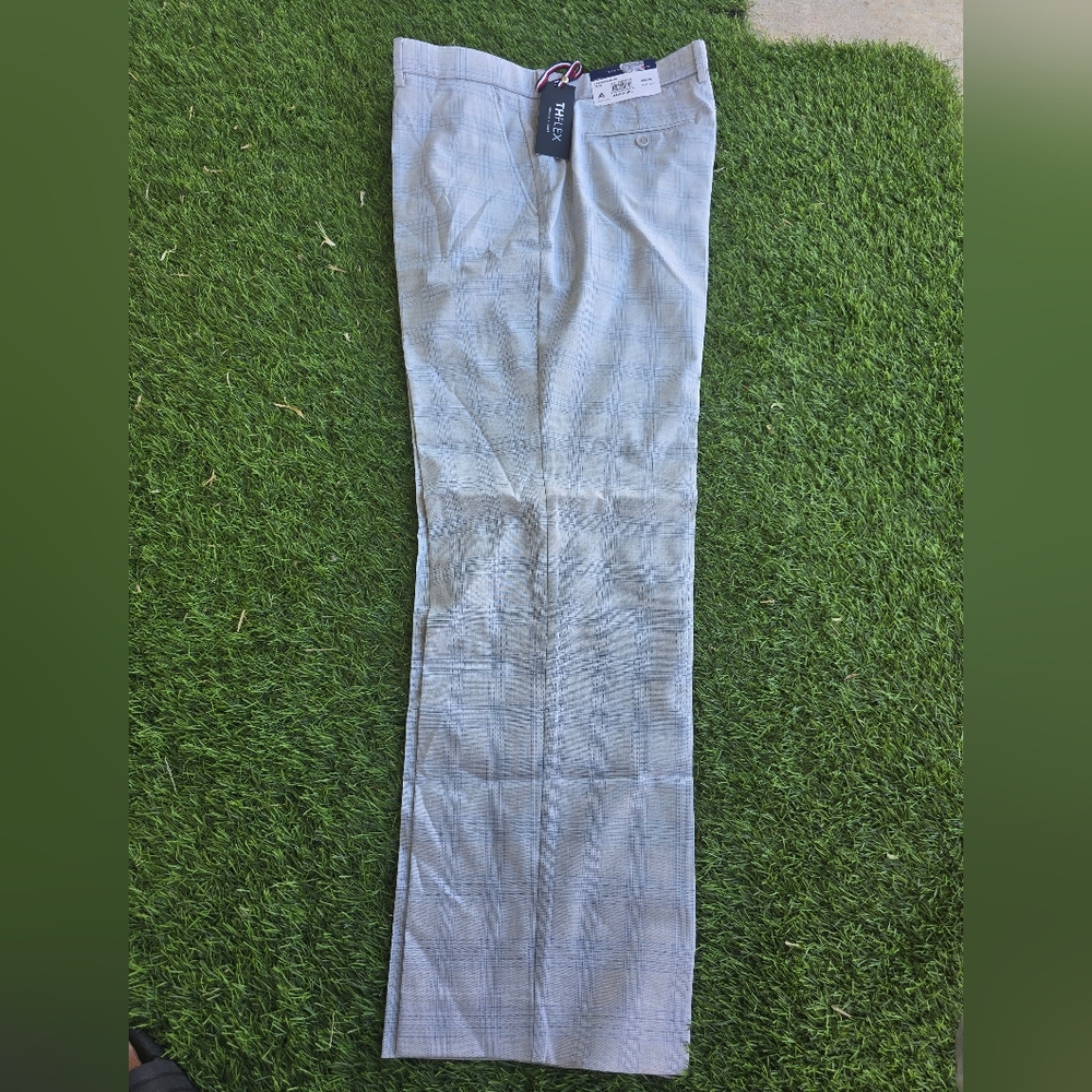 Tommy Hilfiger THFLEX Dress Pants 42x32 Plaid Grey Blue Career NWT $95 Career
